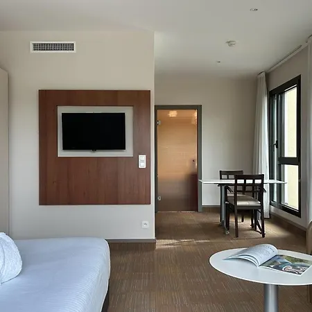 Metropole & Hotel