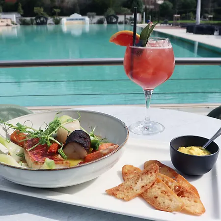 Отель Metropole & 4*