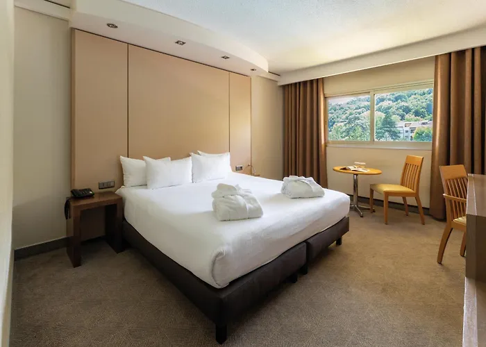Metropole & 4*