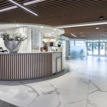 Otel Metropole & 4*