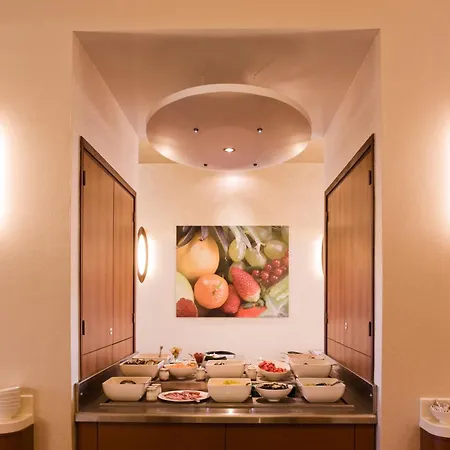 Otel Metropole & 4*
