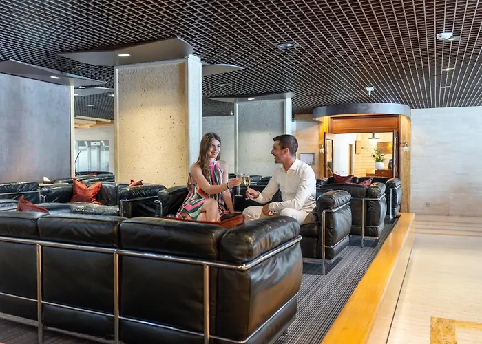 Metropole & Hotel