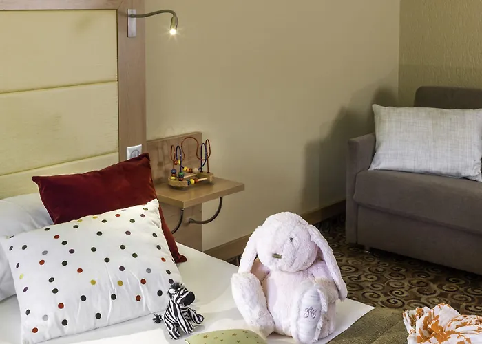 Metropole & 4*