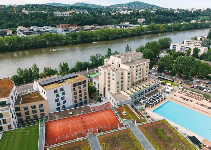 Metropole & 4*