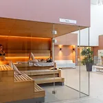 Metropole & 4*