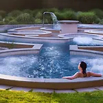 Отель Metropole & 4*