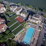 Metropole &