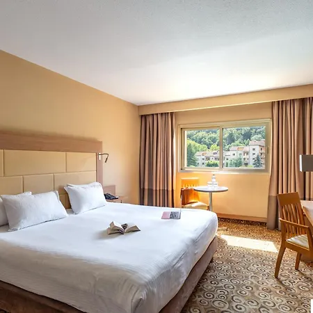 Metropole Hotel 4*